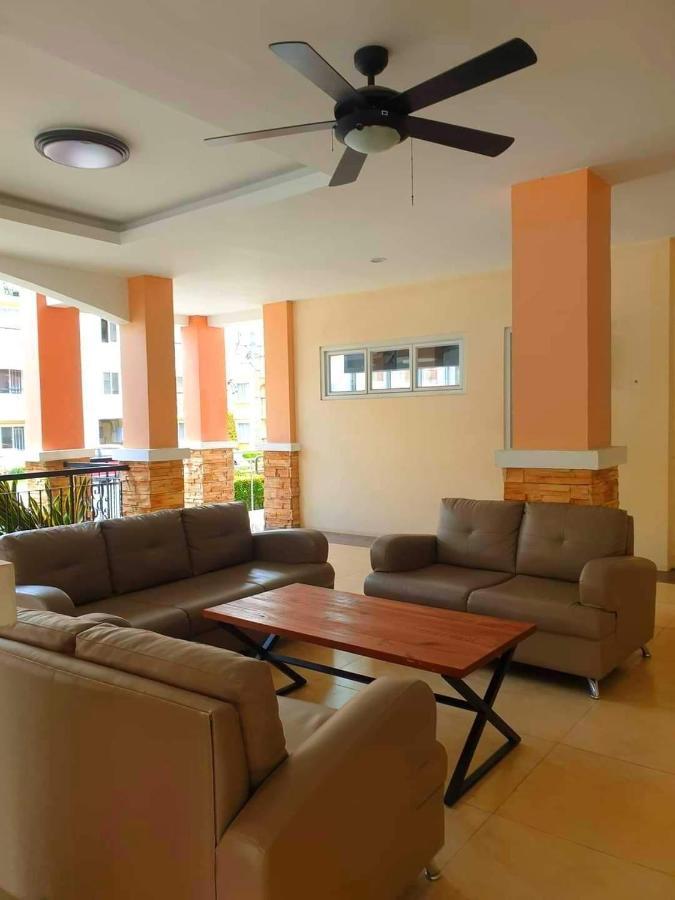 Arezzo Davao Near Sm Lanang & Airport Apartment Екстериор снимка